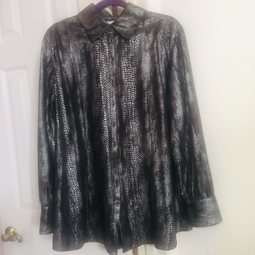 ☑️☑️CHICO’S Snakeskin  Print Tunic Top(Size 3)☑️☑️